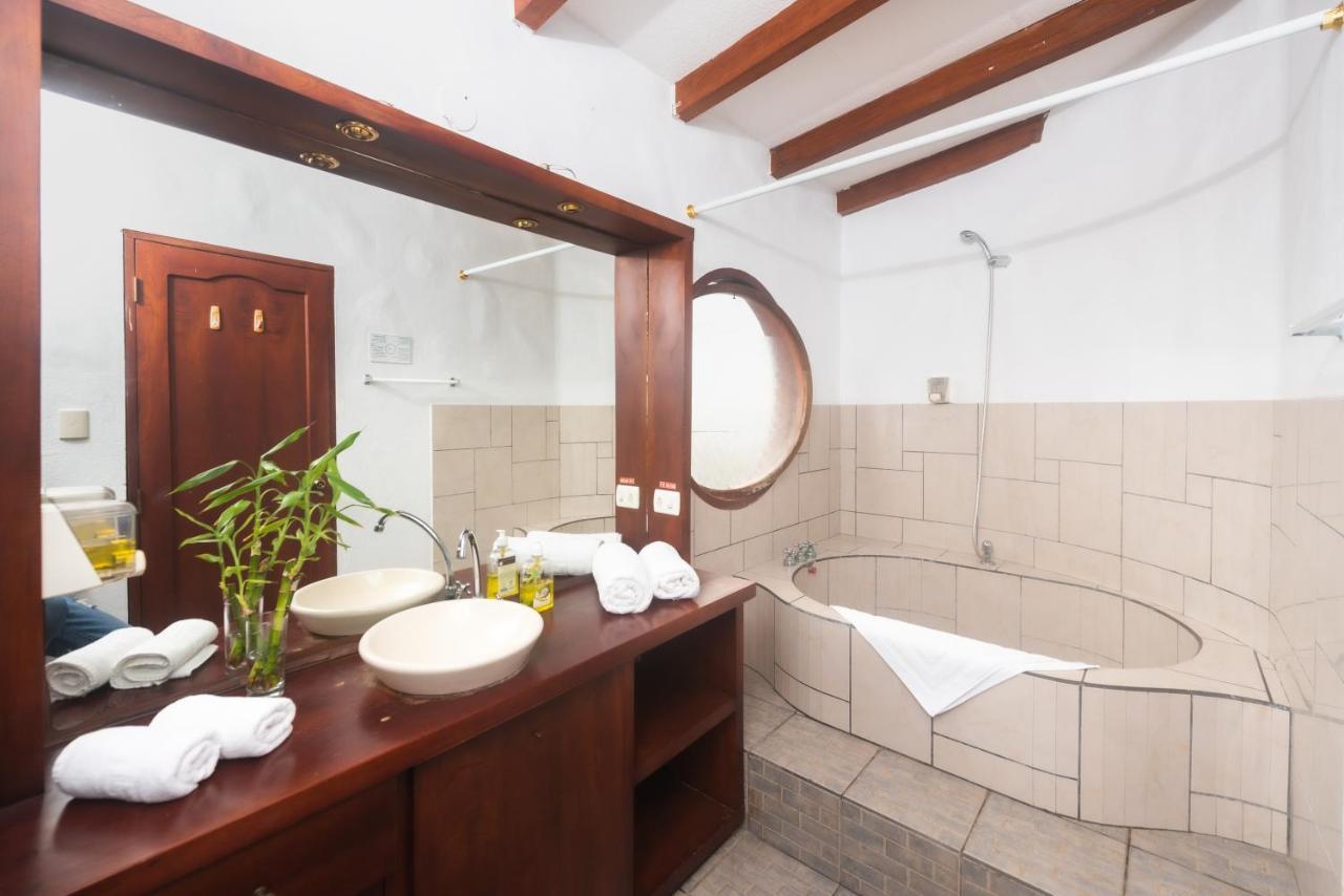 Hostal North Seymour ปูแอร์โตอาโยรา ภายนอก รูปภาพ