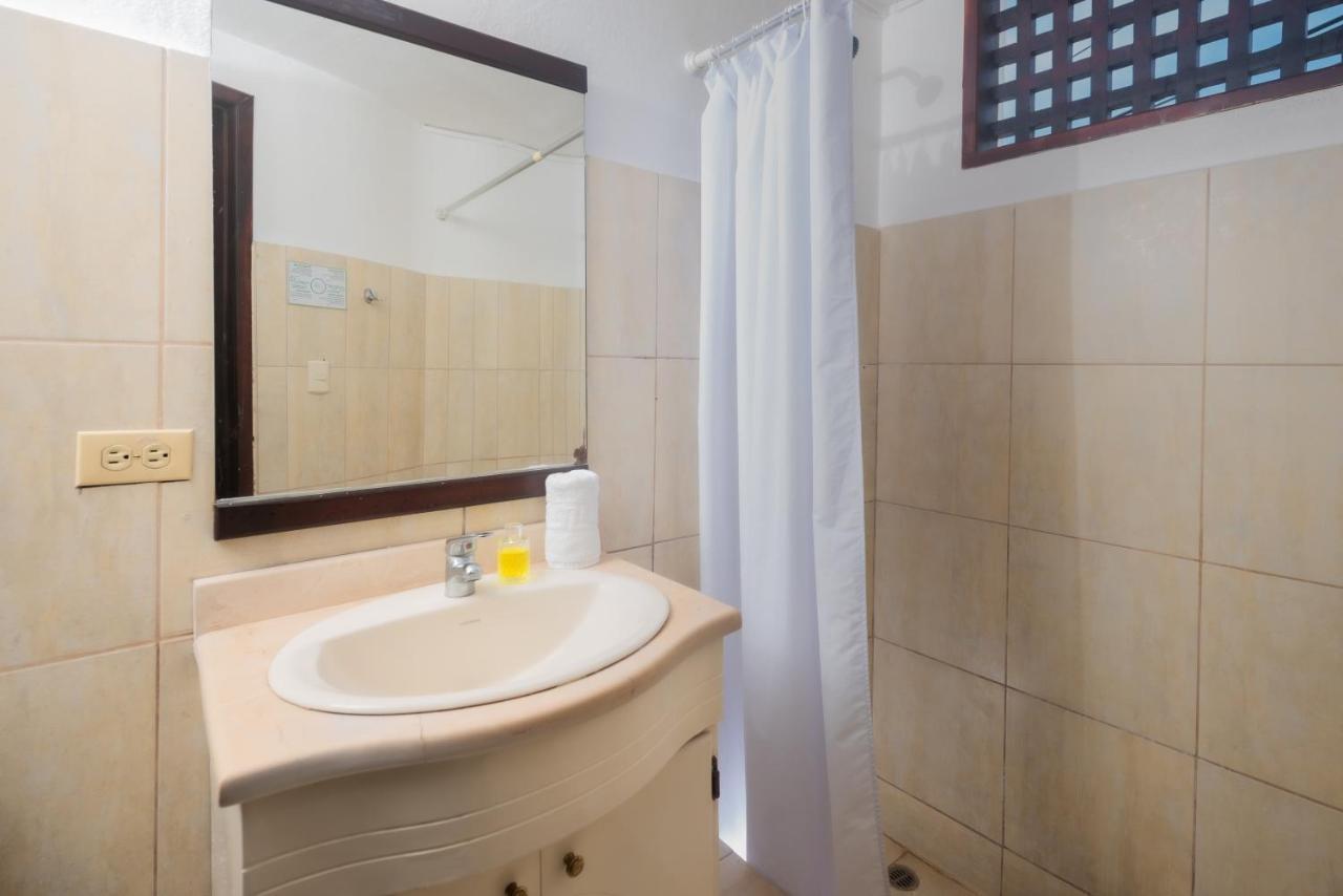 Hostal North Seymour ปูแอร์โตอาโยรา ภายนอก รูปภาพ