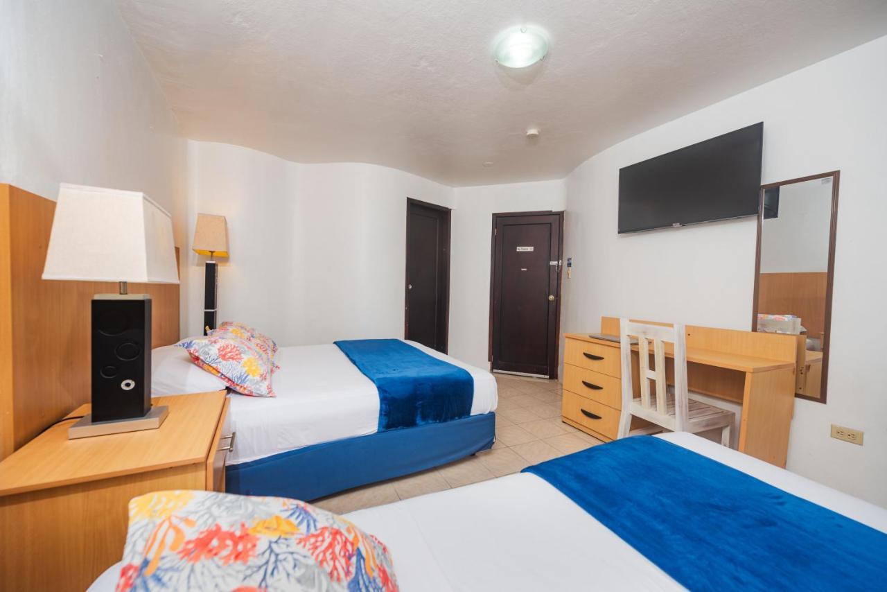 Hostal North Seymour ปูแอร์โตอาโยรา ภายนอก รูปภาพ