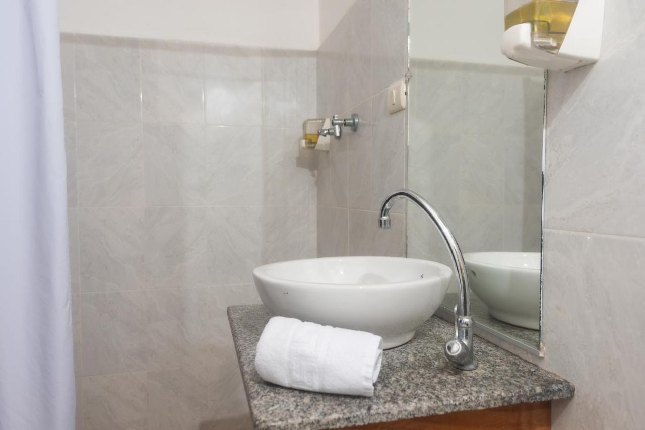Hostal North Seymour ปูแอร์โตอาโยรา ภายนอก รูปภาพ