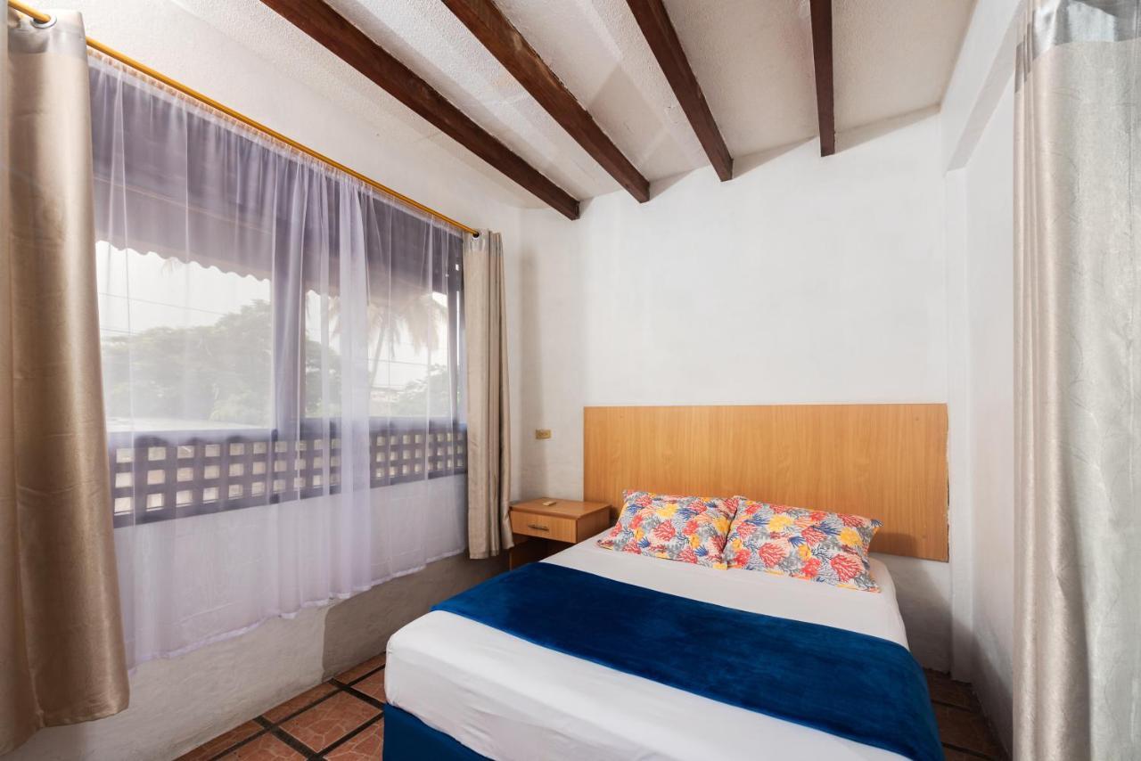 Hostal North Seymour ปูแอร์โตอาโยรา ภายนอก รูปภาพ