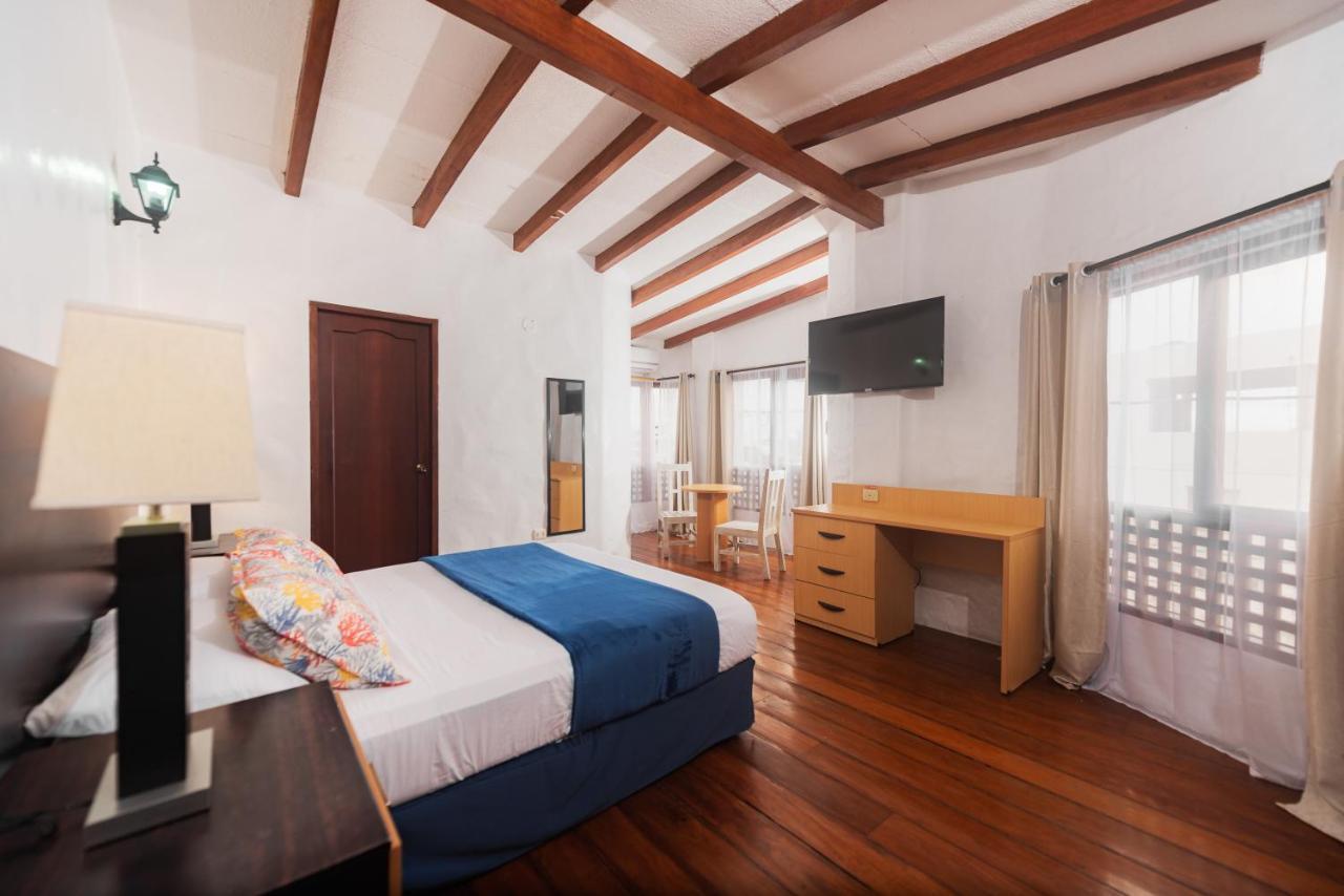 Hostal North Seymour ปูแอร์โตอาโยรา ภายนอก รูปภาพ