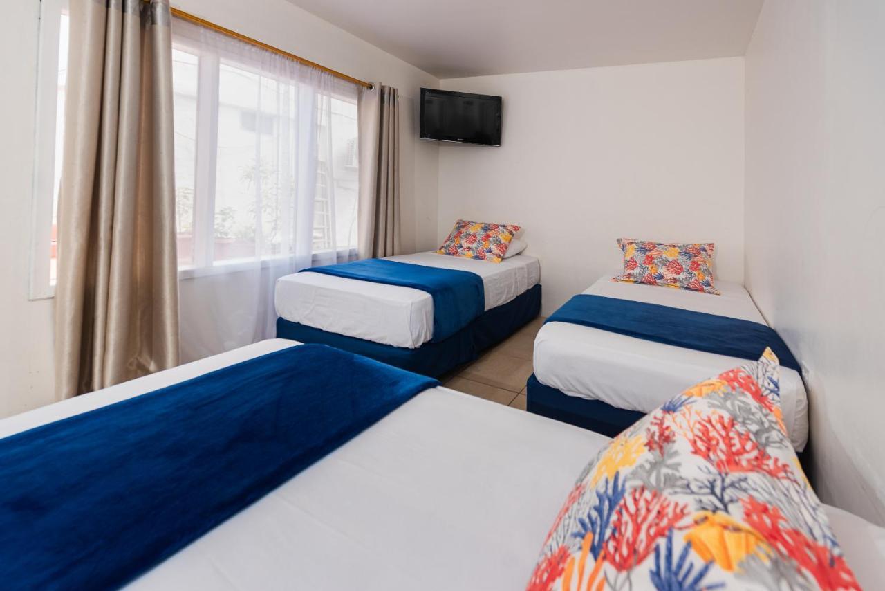 Hostal North Seymour ปูแอร์โตอาโยรา ภายนอก รูปภาพ