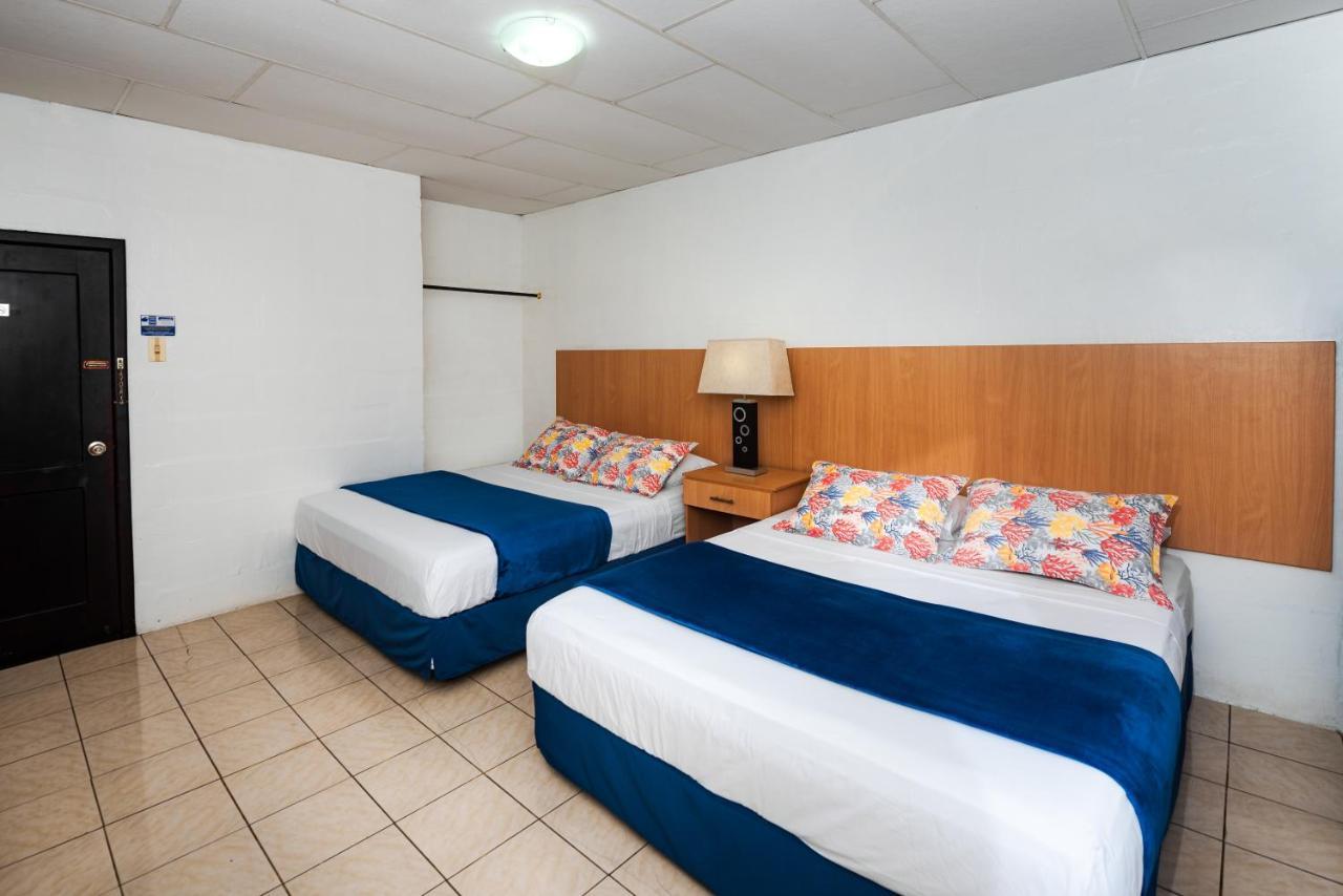 Hostal North Seymour ปูแอร์โตอาโยรา ภายนอก รูปภาพ