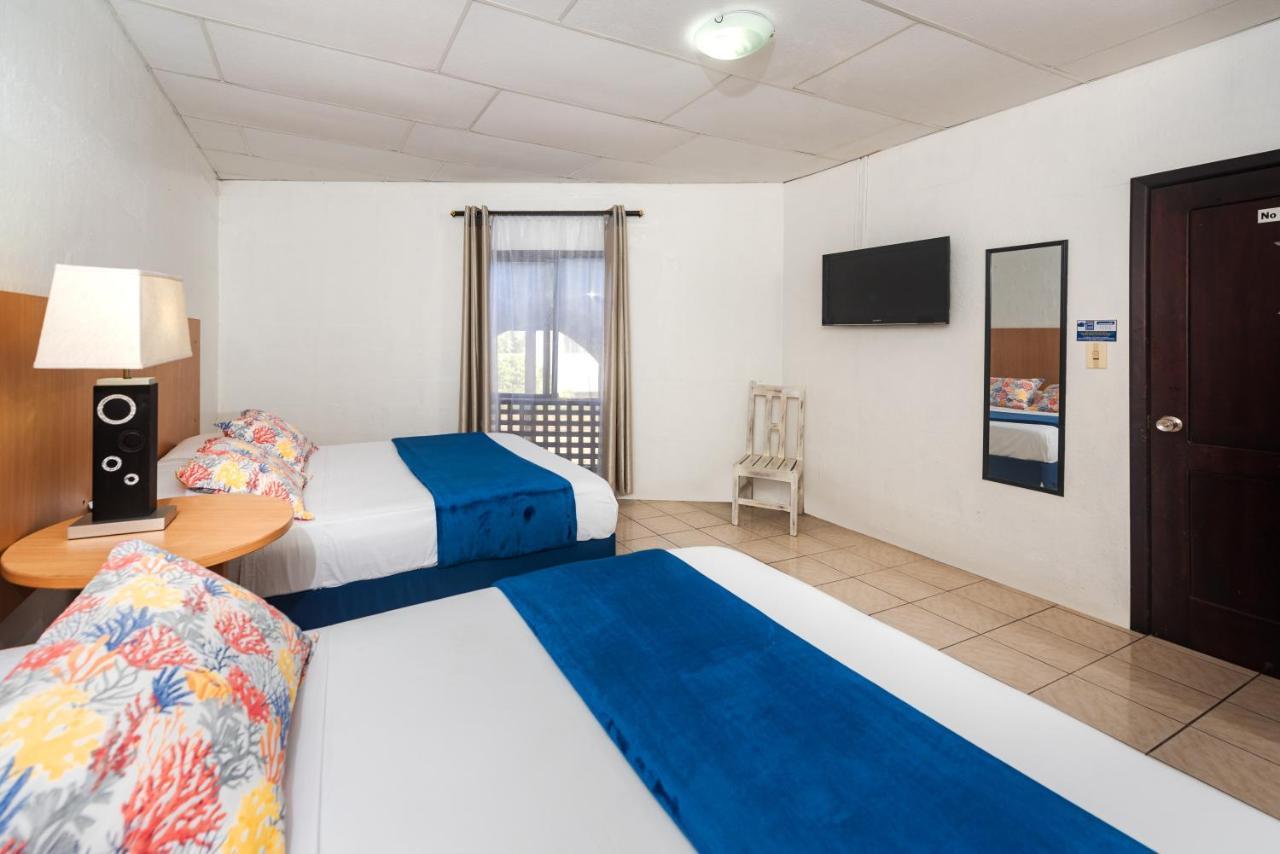 Hostal North Seymour ปูแอร์โตอาโยรา ภายนอก รูปภาพ