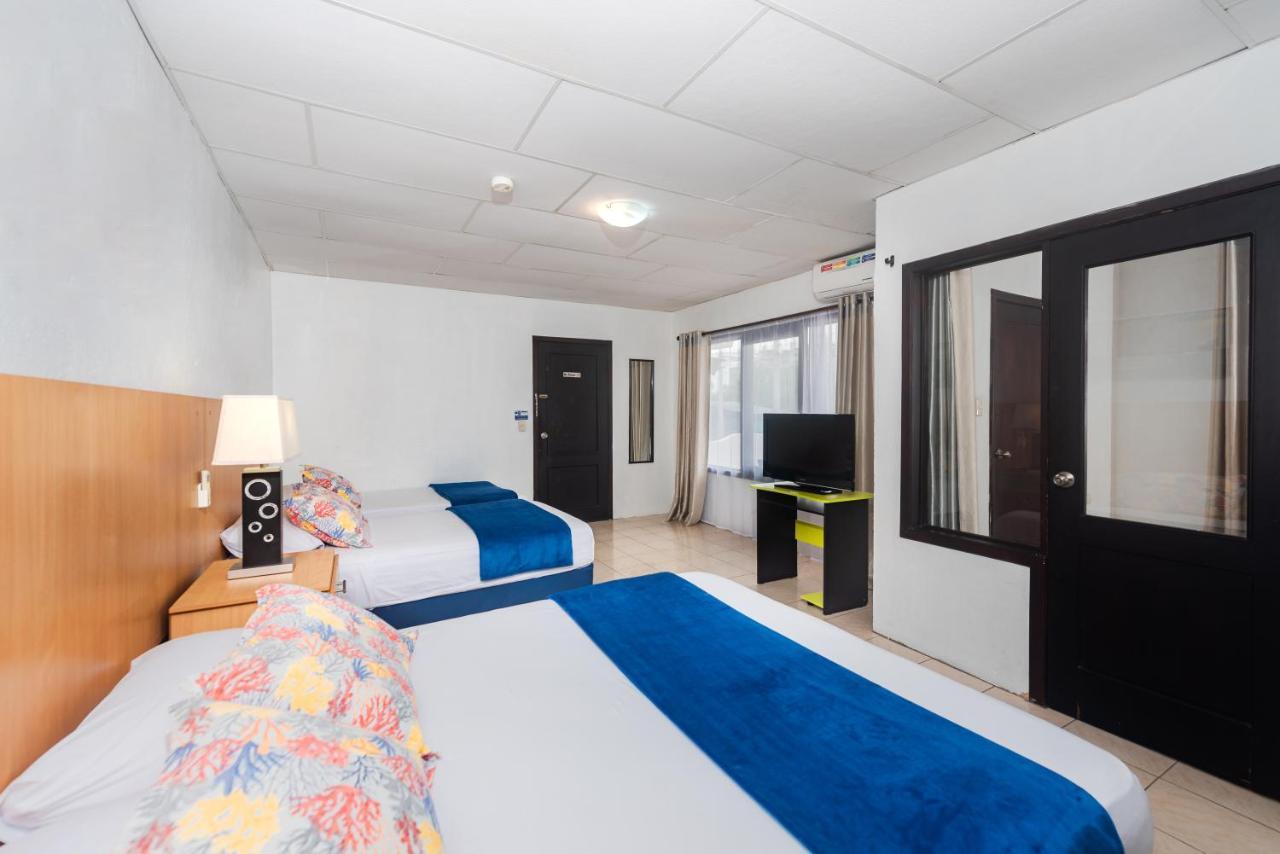 Hostal North Seymour ปูแอร์โตอาโยรา ภายนอก รูปภาพ