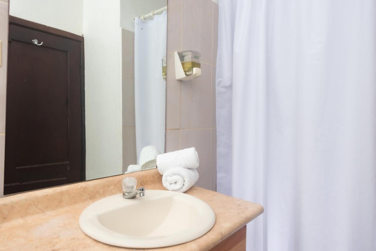 Hostal North Seymour ปูแอร์โตอาโยรา ภายนอก รูปภาพ