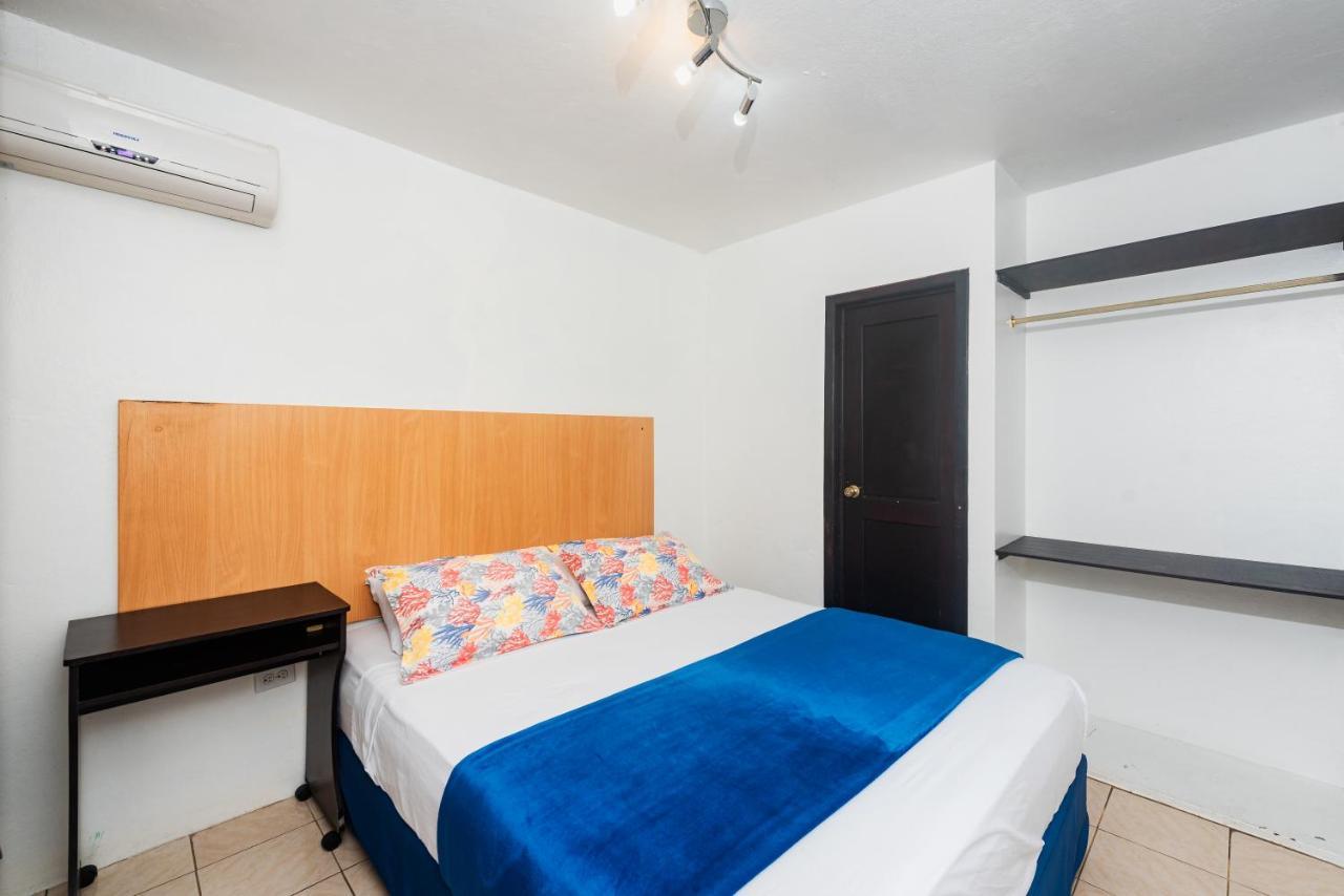 Hostal North Seymour ปูแอร์โตอาโยรา ภายนอก รูปภาพ