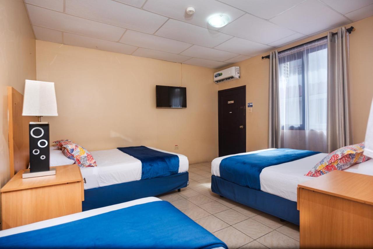 Hostal North Seymour ปูแอร์โตอาโยรา ภายนอก รูปภาพ